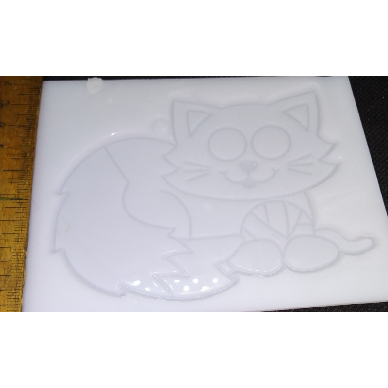 mal raamhanger liggend poesje